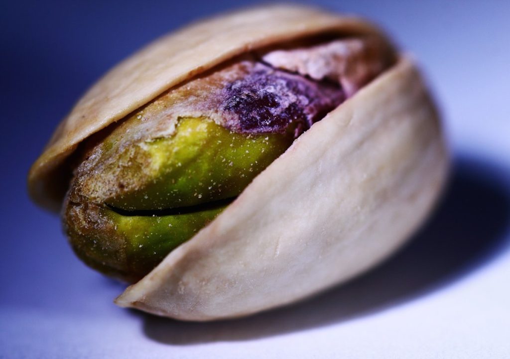 هزینه حمل پسته به کانادا